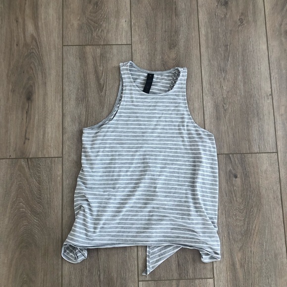 Workout tank top - Picture 2 of 4